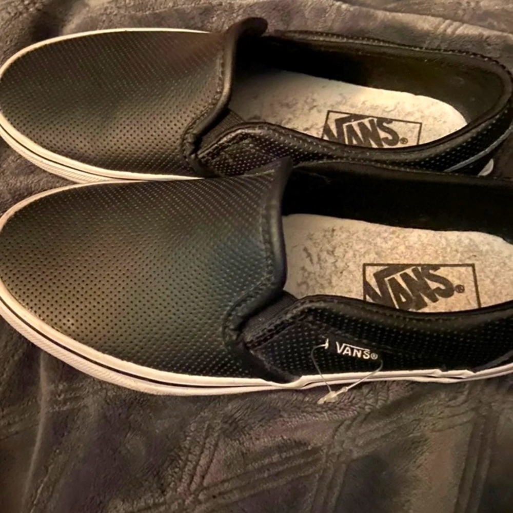 Black mesh vans (7W)